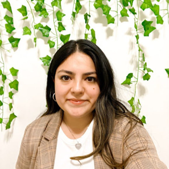 Meet your Posher, Laura - Picture 1 of 1